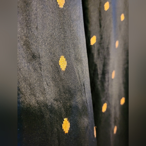 Elegant Black Skirt - Picture 4 of 8